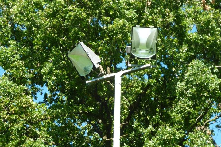 Umr Stung Der Konventionellen Flutlichtanlage Am Sportplatz Auf Led